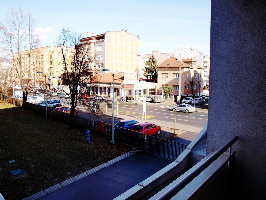 Apartment 2g *
