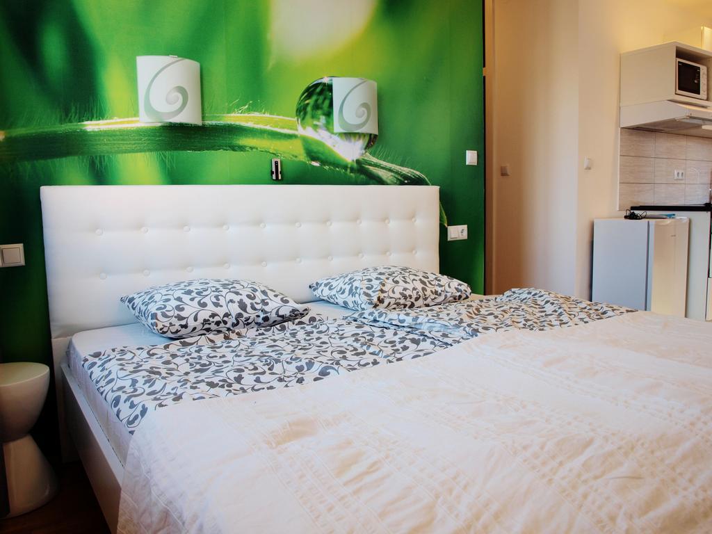 Apartment 2g